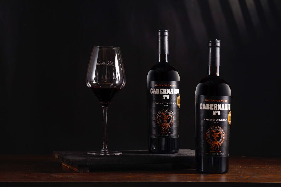 圣丽塔8号老藤赤霞珠这是一款在葡萄园而不是在酒窖里酿造的葡萄酒