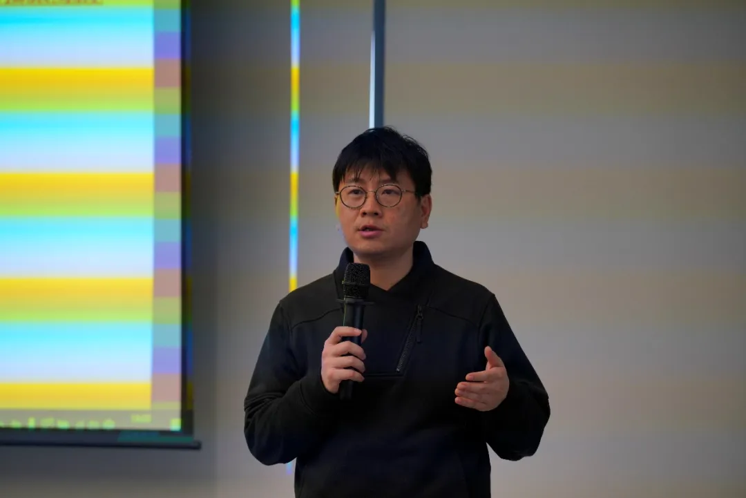 活动伊始,付勇律师介绍到近年来伴随经济形势变化和政策调整,金融行业