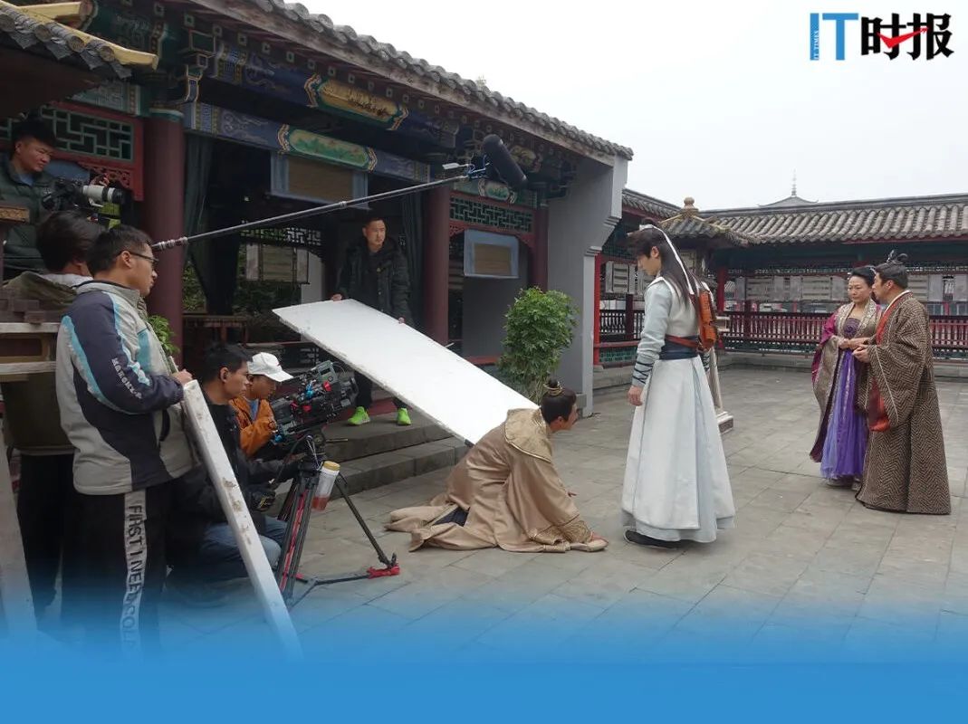 重生之我在横店当群演从一天赚108元到300万广告代言梦