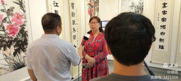 广东省传统文化促进会监事长陈佩珊女士接受采访部分参展作品作品前