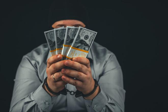 若基本面稳健,市场短期波动不应影响长期持有的信心.二