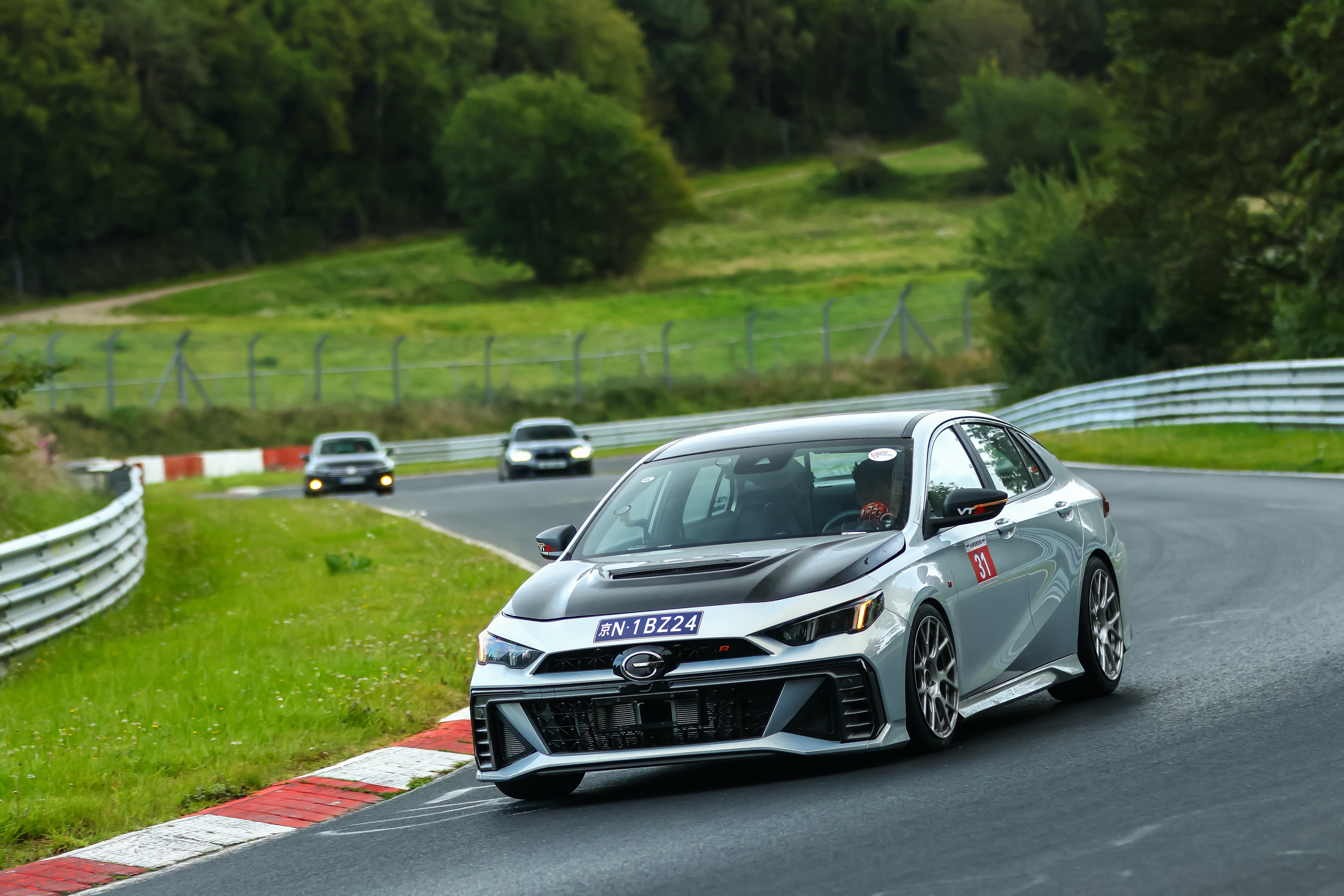 预算10万,刚毕业的打工人买啥车好?