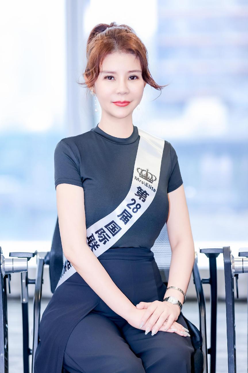 许丹蕾荣获2024国际联合国太太大湾区冠军