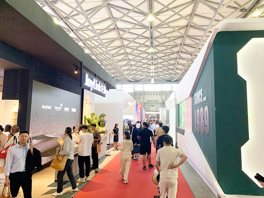 一场展会背后的"纠结"_财富号_东方财富网