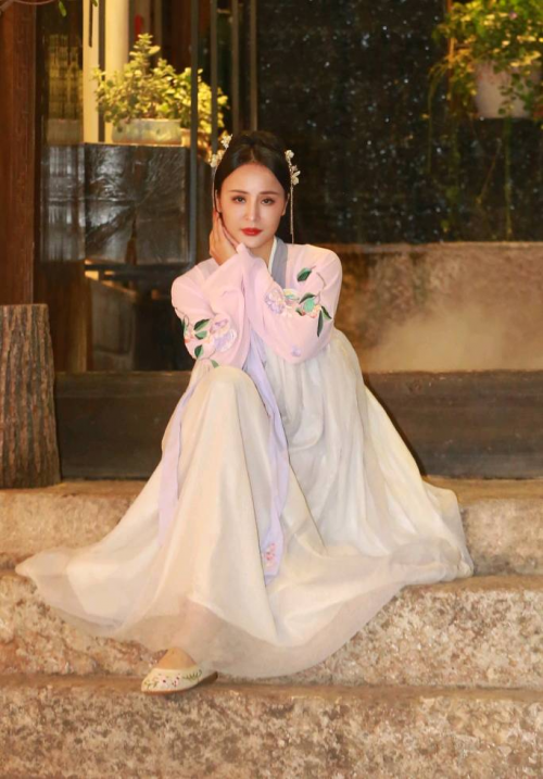 由龙旭影业,环球影业联合出品,导演:龙旭,编剧:龙旭,监制:刘颖,周洋帆