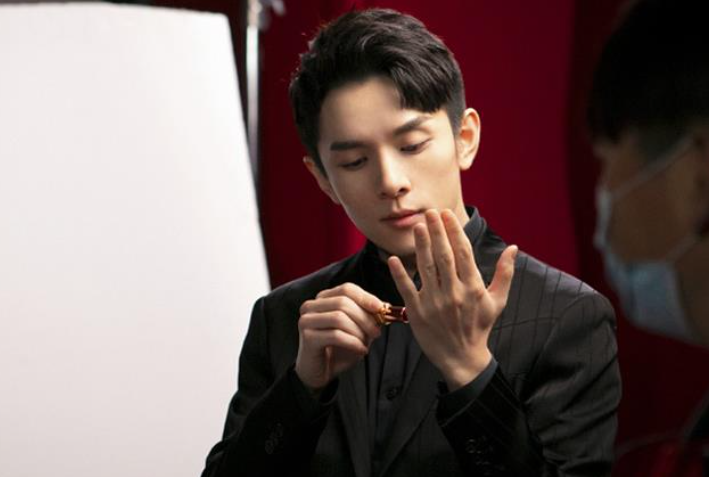 李佳琦称今年618大促难但要逼自己一把!