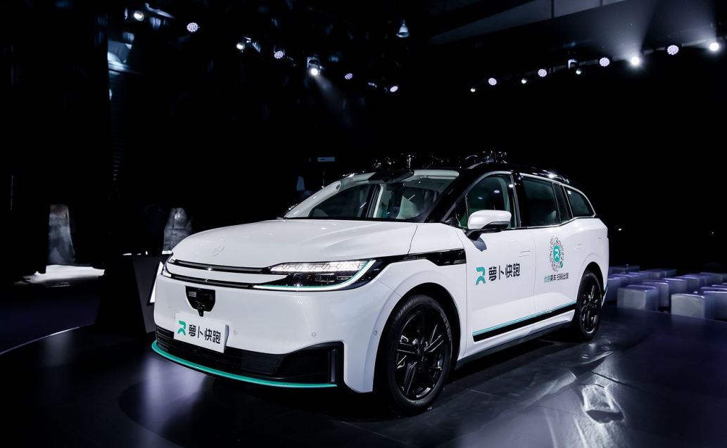 百度apollo的目标是,每一代全新无人车的推出,要做到成本降低一半,但