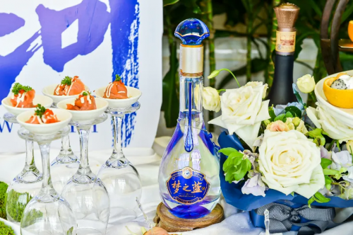 "水晶之恋·一生不变",梦之蓝水晶版见证梦想的婚礼