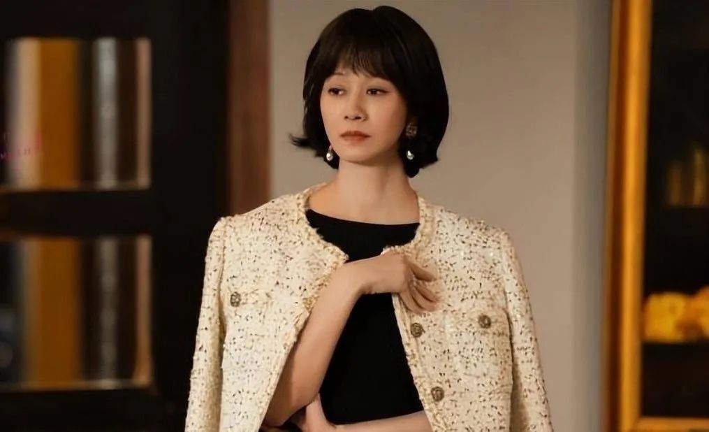 昔日顶流"潘多拉"大量关店,年轻人抛弃轻奢了?