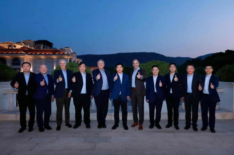 连开多家苏宁大店,61岁张近东正在走回台前