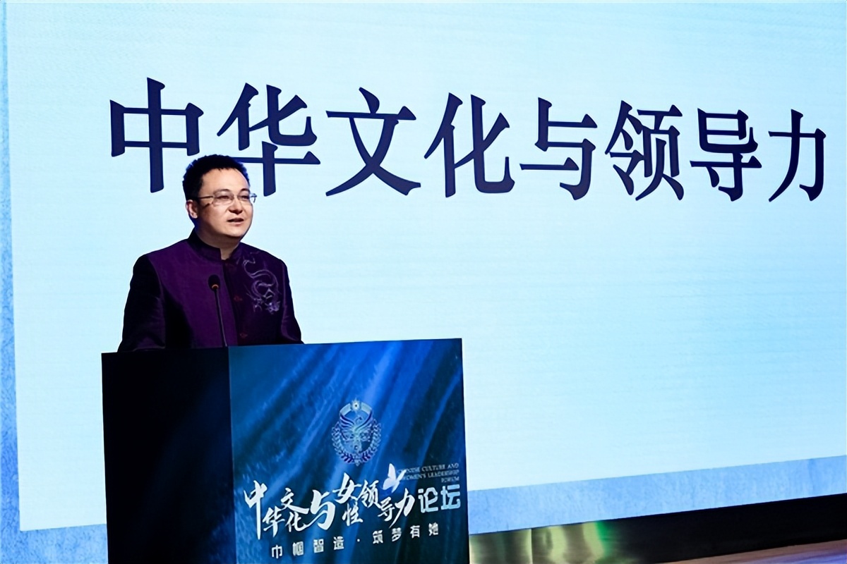 解放军后勤指挥学院政治部原主任,总后宣传部原部长杨杨指出,中华文化