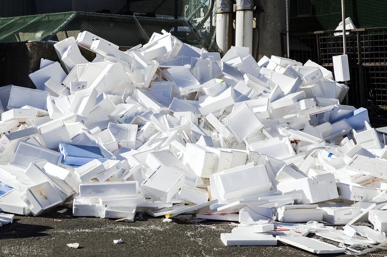 据中国物资再生协会再生塑料分会的统计,2022年我国废塑料产生量6000