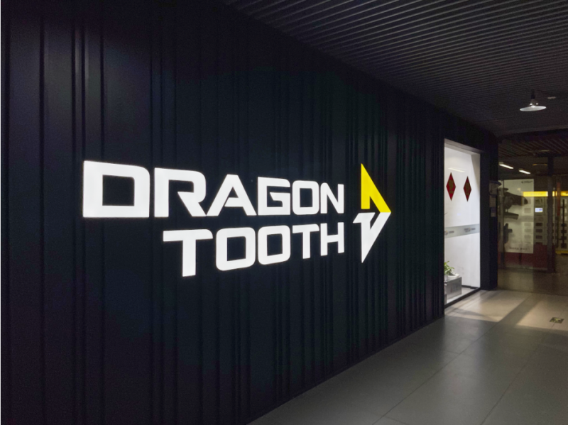 品牌,是如何将"战术服装"的制衣理念体现在其产品上的,龙牙又是如何