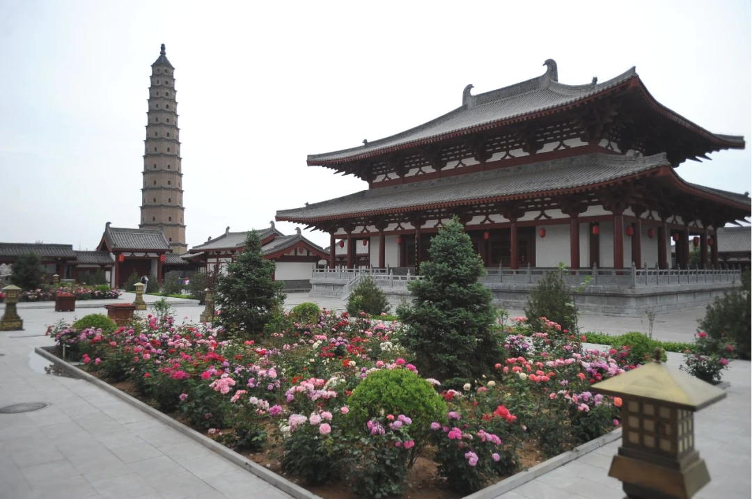 2010年,汾阳王在汾阳市委,市政府的支持下兴建汾阳王府,在"酒文旅融合