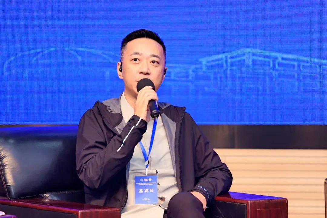 方翔表示,为中国白酒中小酒企未来发展探索一条酒庄之路,这是打造龙洄