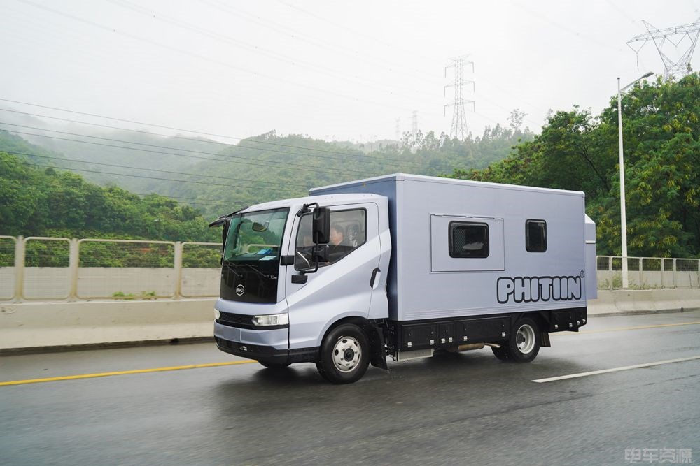 先有地基再有房 比亚迪t5dm房车专用底盘试驾