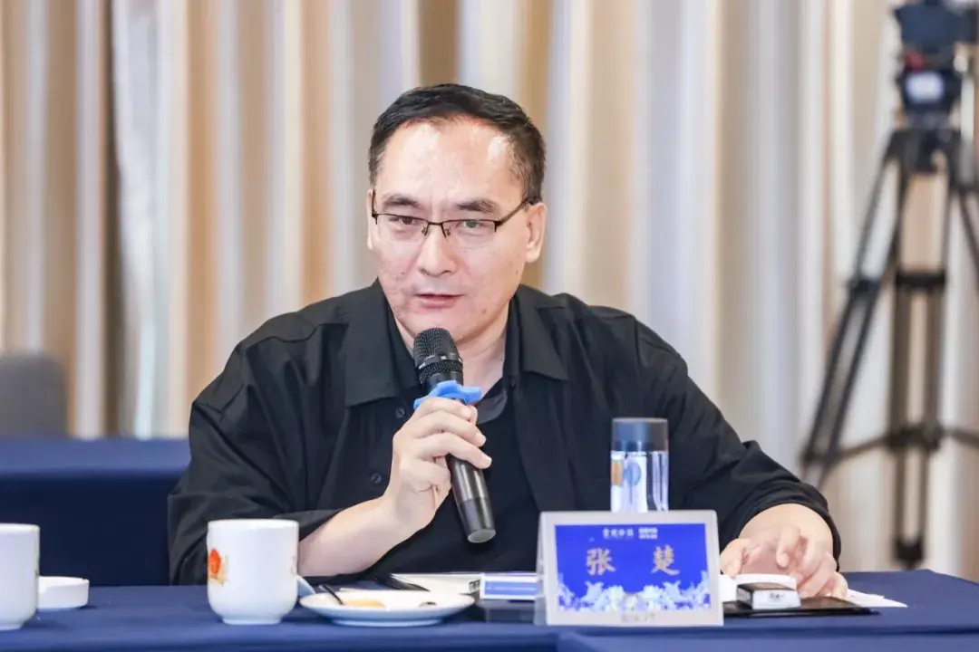 美酒文学双向奔赴,珍酒耕植文化创名酒新标杆