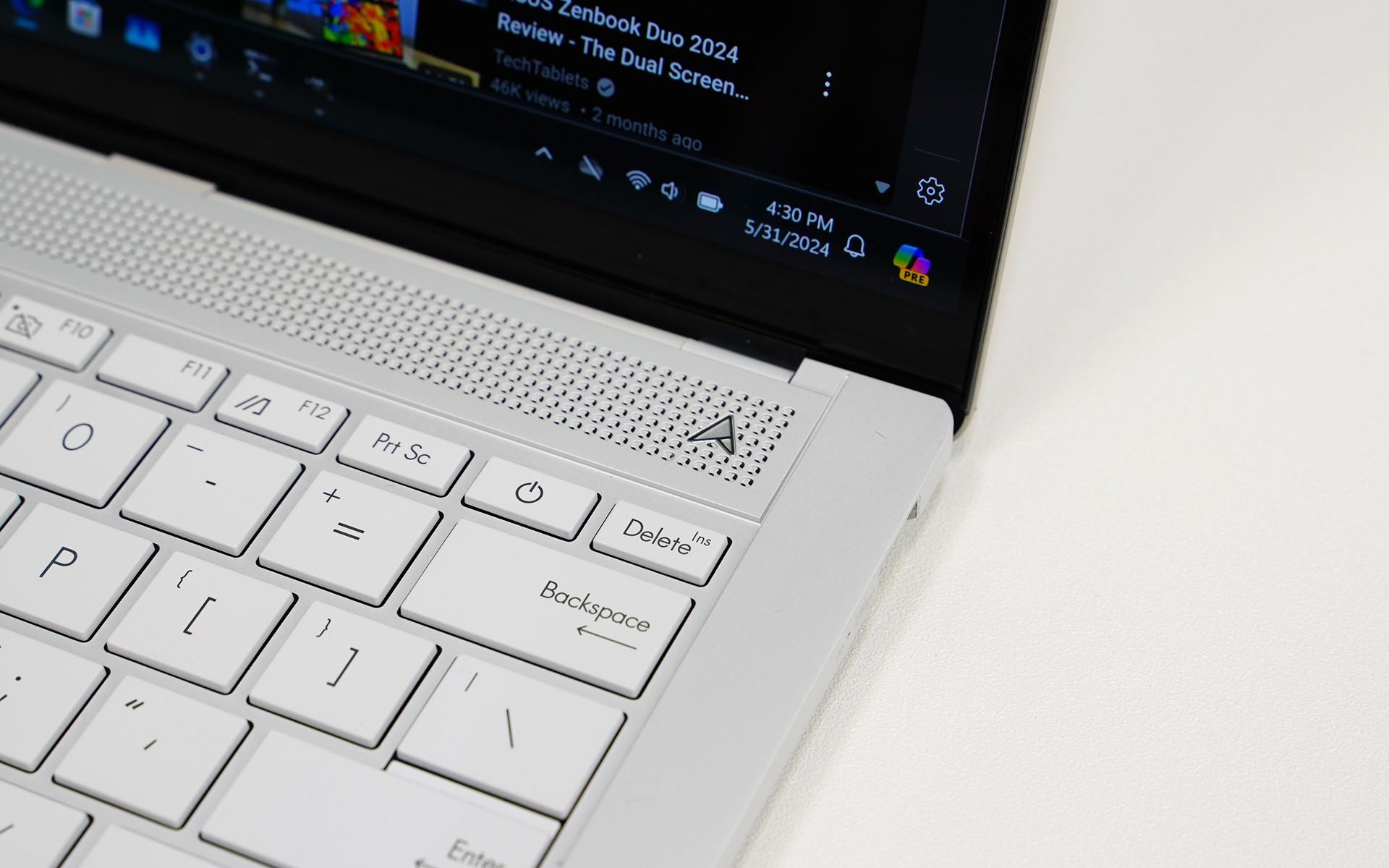 首页>创作中心>正文> 华硕zenbook s 14新品包含了两种颜色,一种为