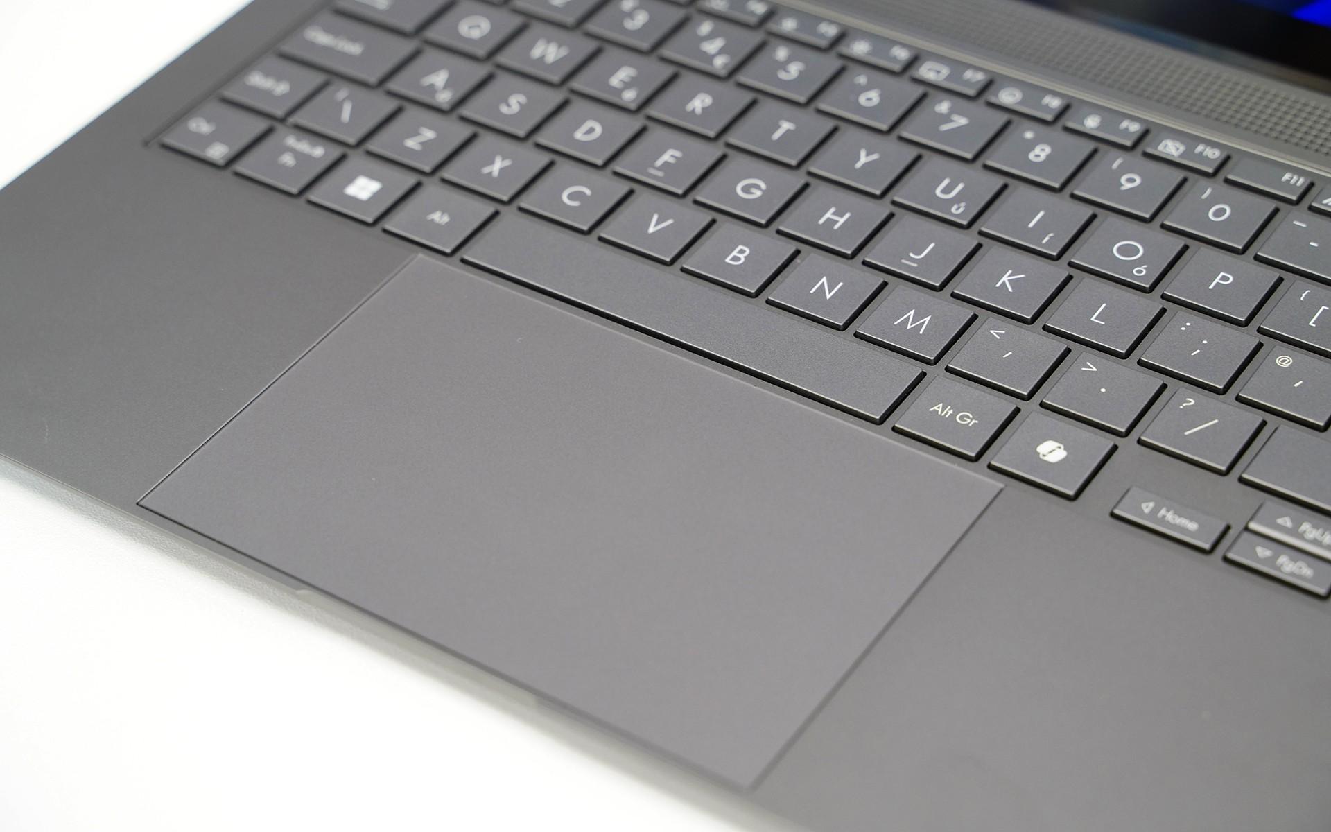 首页>创作中心>正文> 在细节设计方面,华硕zenbook s 14也颇为精致.