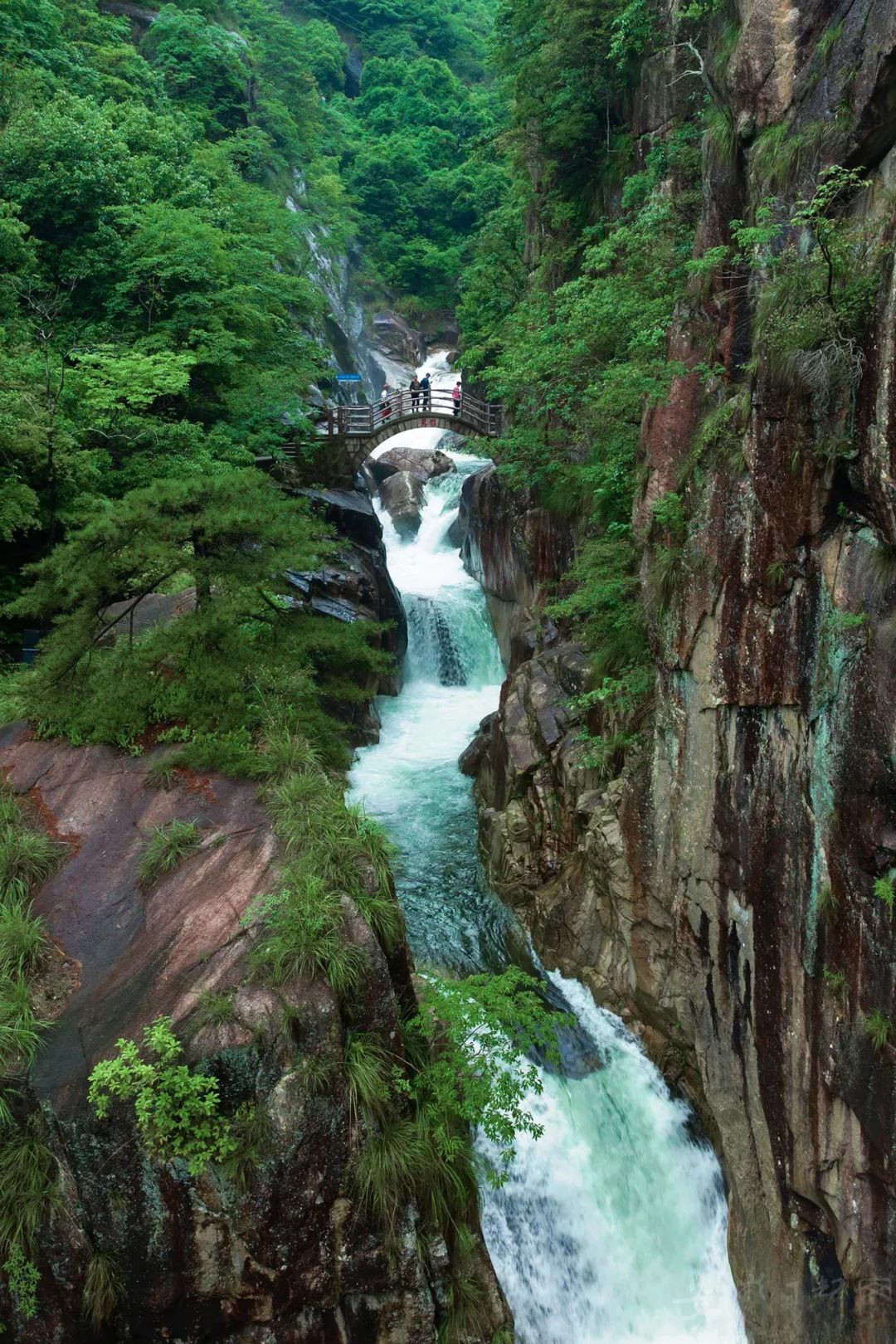 鄣山大峡谷图片