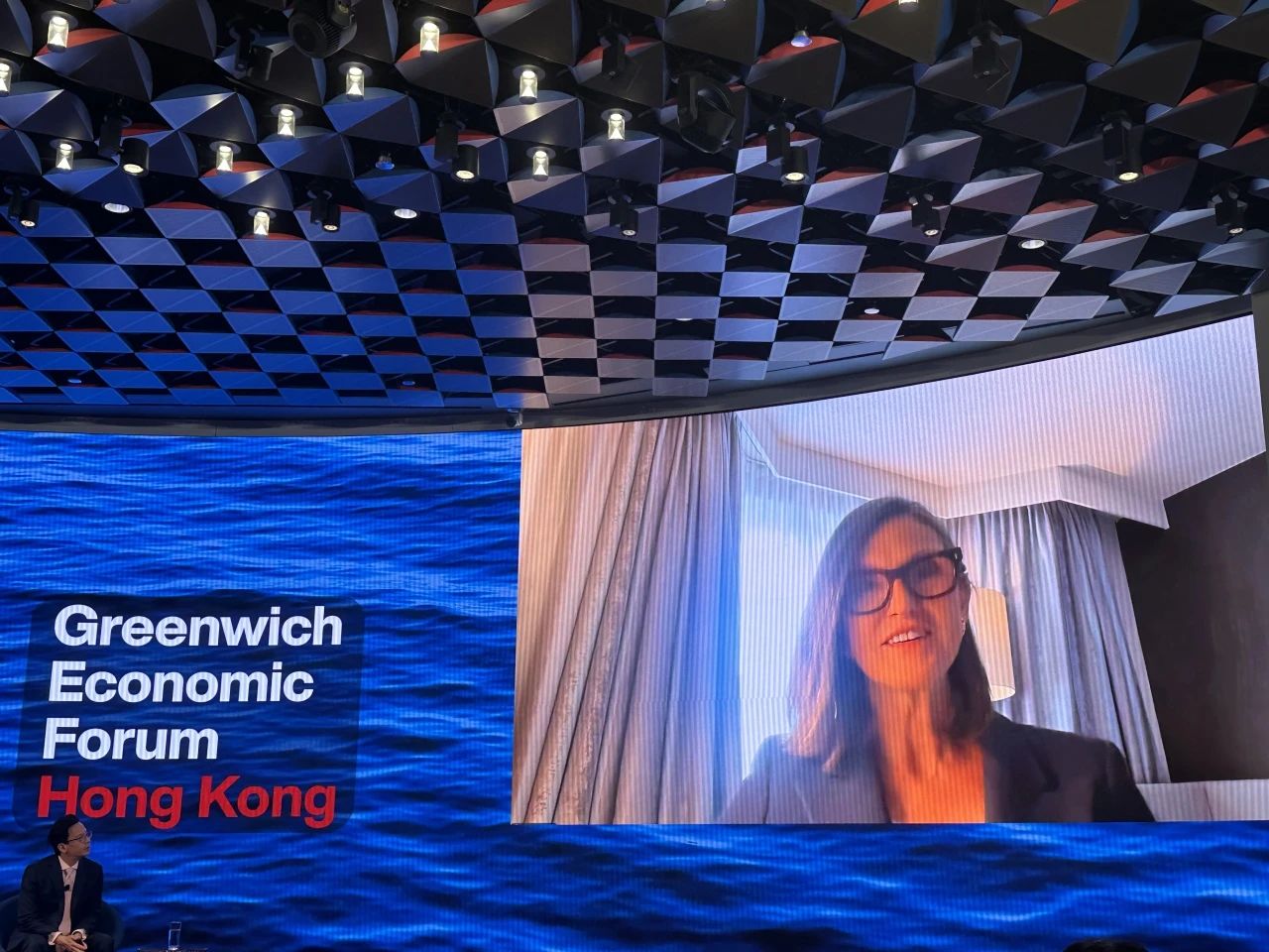 探讨生成式人工智能为什么是未来最好的技术投资点