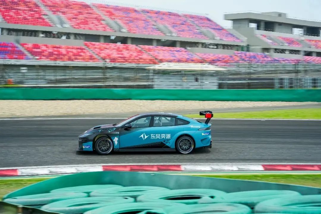 未来可期,东风奕派e007电动赛车将承载着中国赛车对未来无限可能和