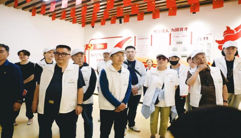 "八五"普法规划《学法小公民》捐赠活动走进哈尔滨市复华小学校