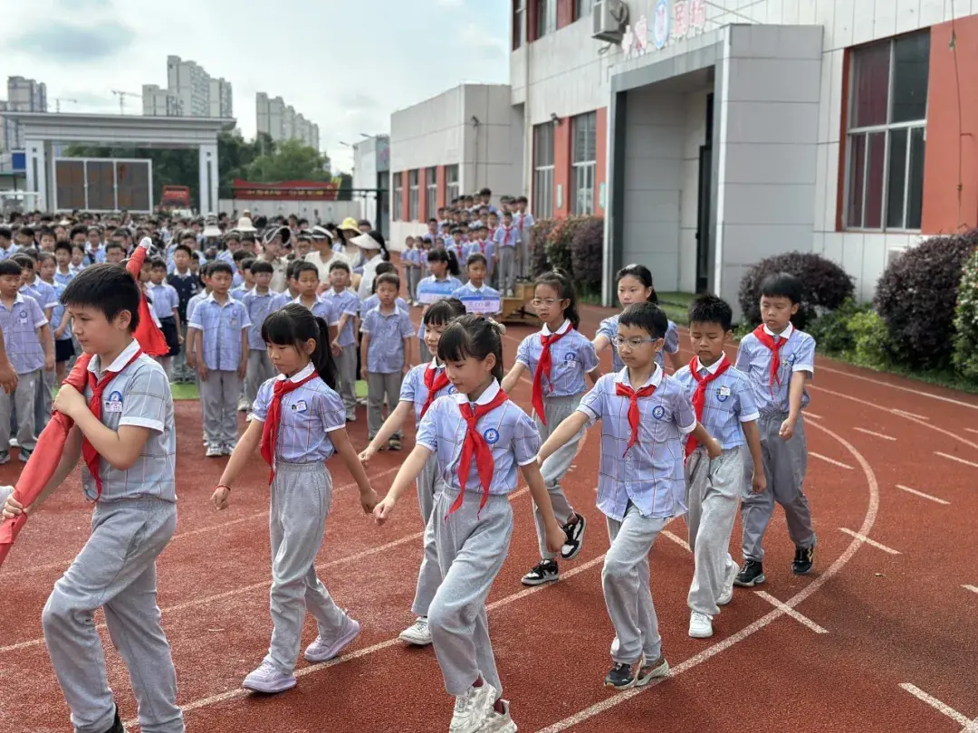 路桥区蓝天小学图片