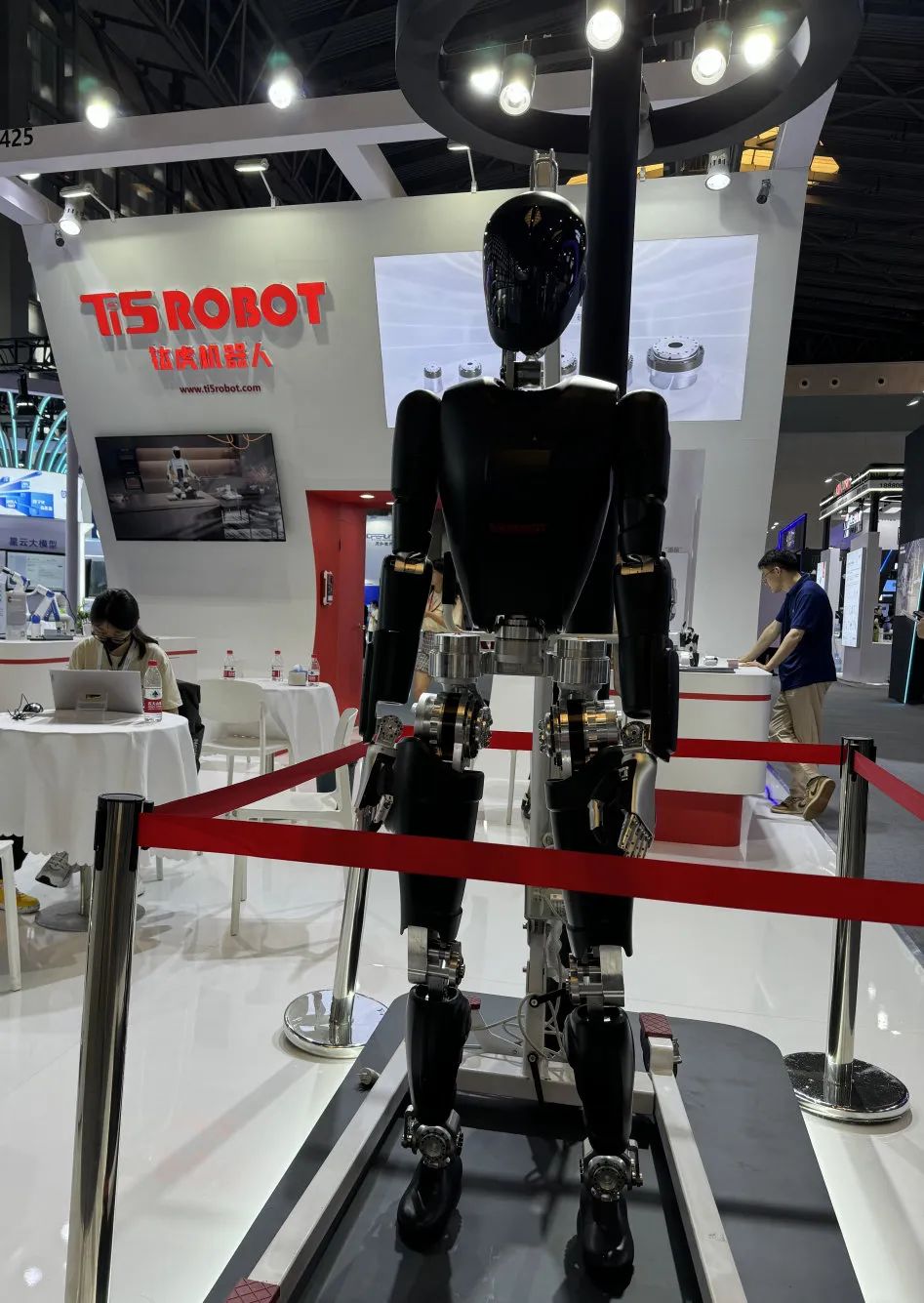 人形机器人的功夫有多丝滑 caifuhao.eastmoney.com