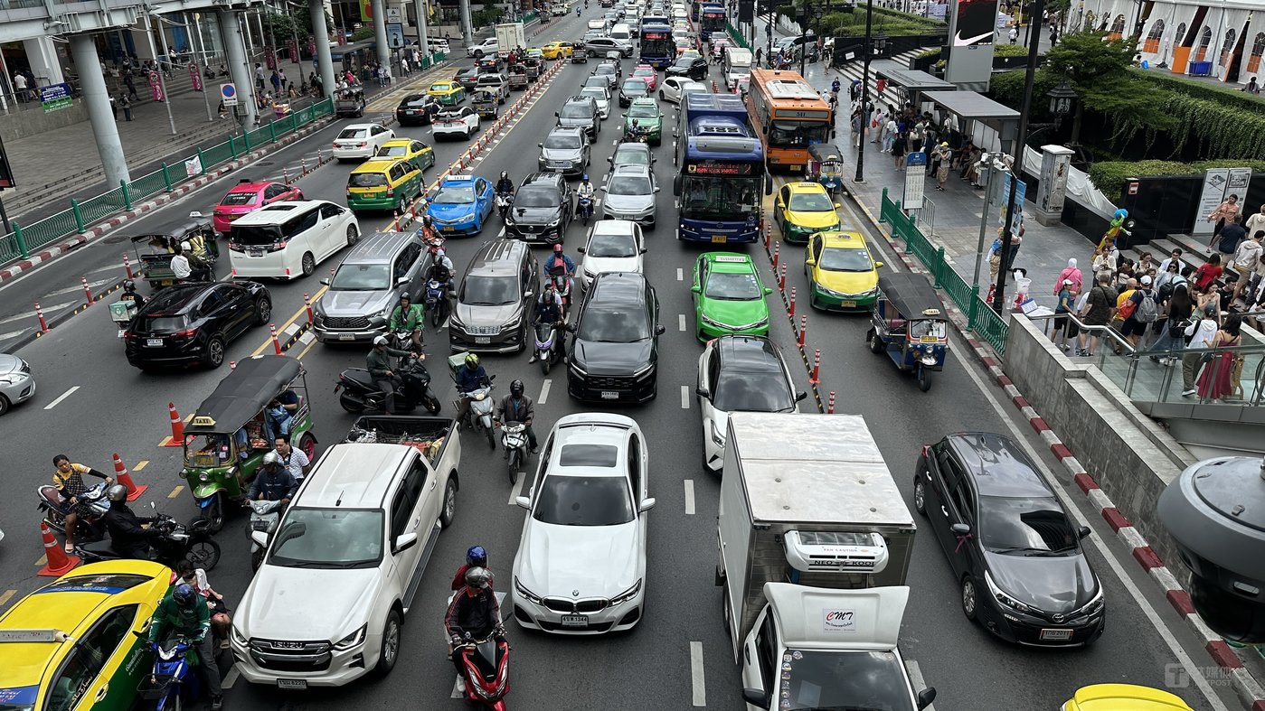 泰国街道车流,图源:拍摄