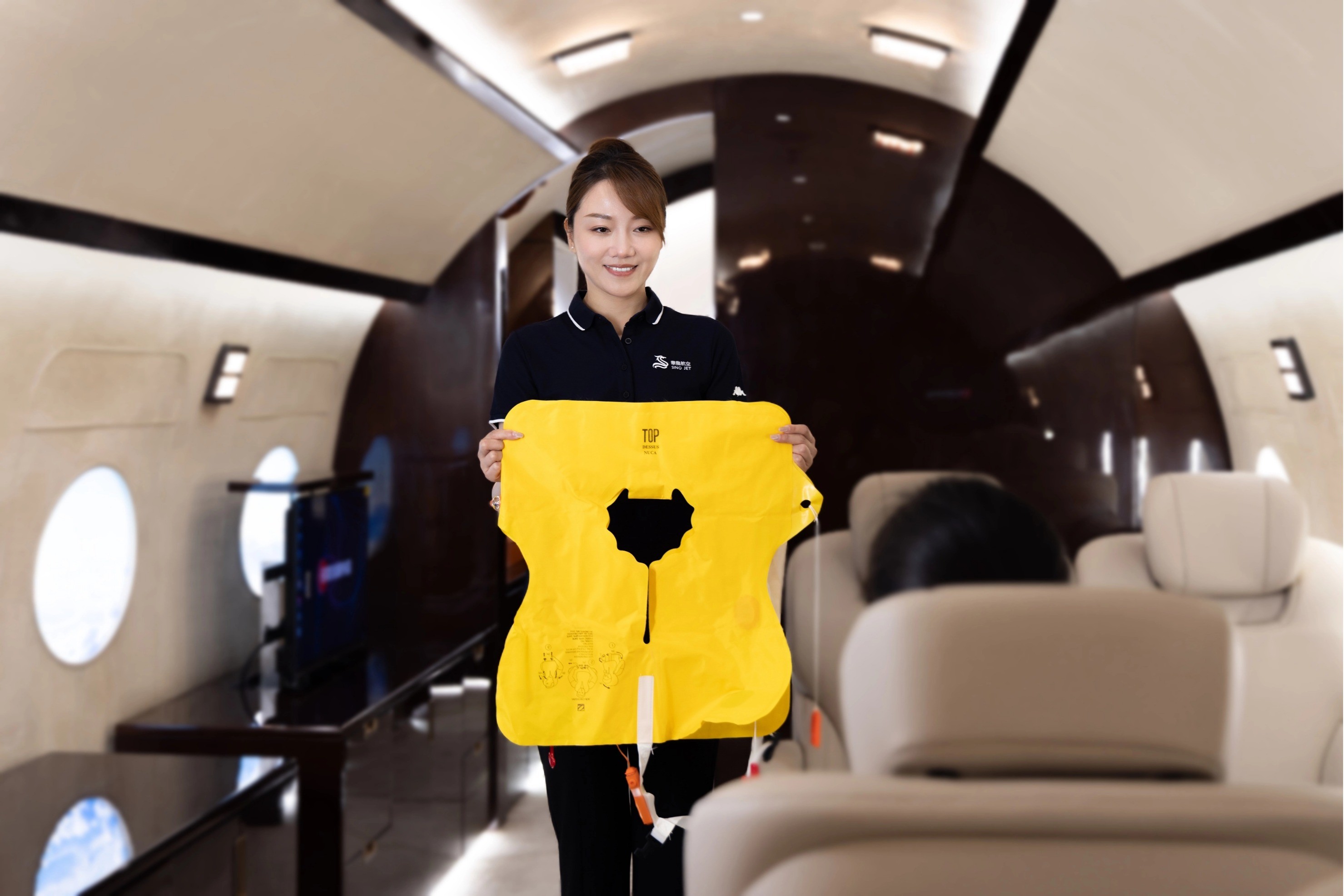 华龙航空持续引领最高安全运行标准isbao三级复审与十年认证荣誉双收