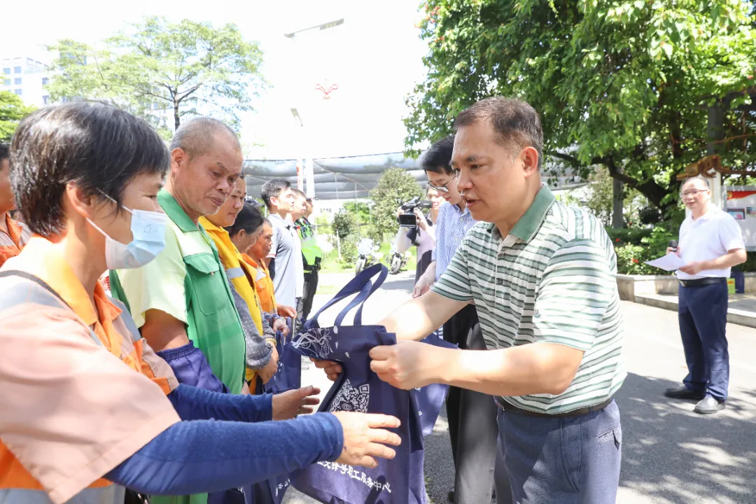 东莞市总工会持续开展2024“夏季送清凉 防暑保安康”慰问活动