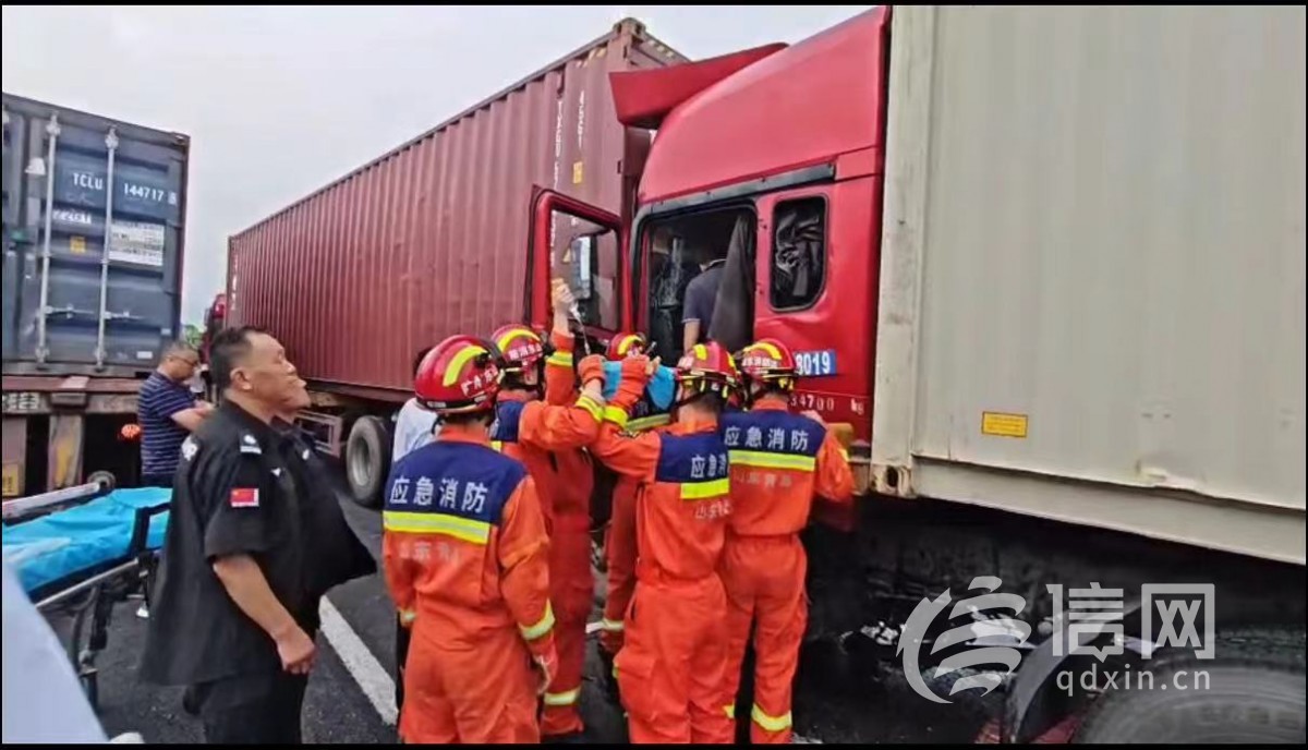 青岛汽车道路救援图片