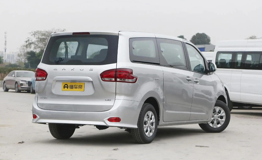 新车|上汽大通全新g10成都车展亮相 2.0t中大型mpv 现款12.08万起