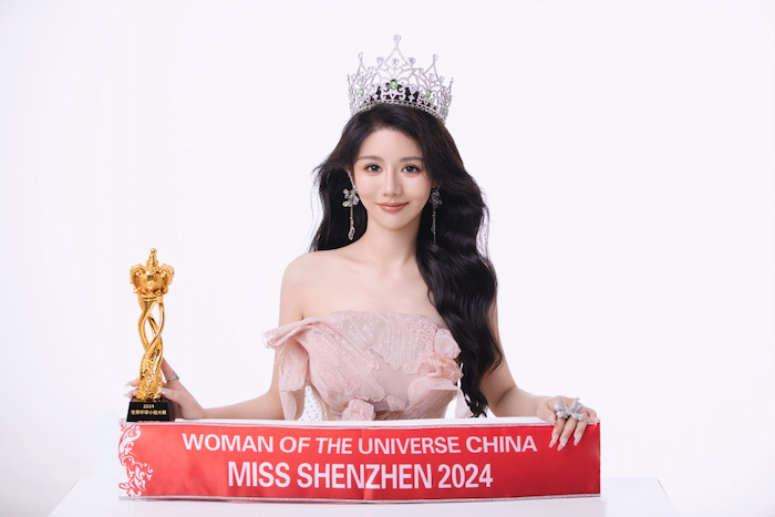 李思萱艾比里获得47届世界环球小姐深圳市冠军