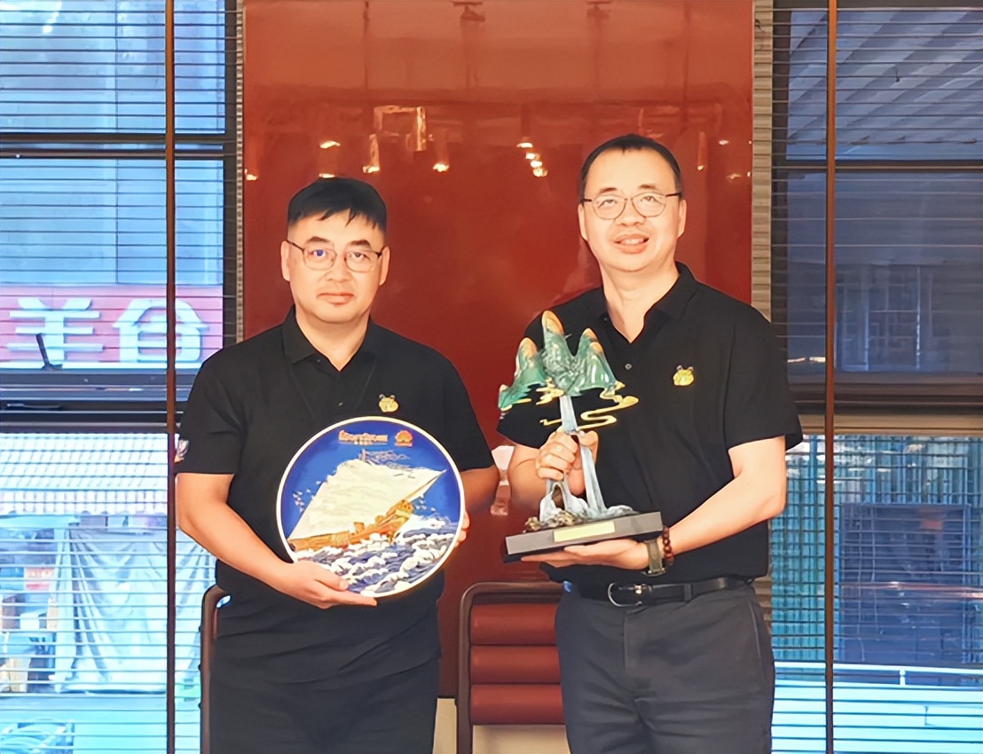 在纪念庆典现场,华为云中国区副总裁,中国云销售伙伴发展部部长张达对