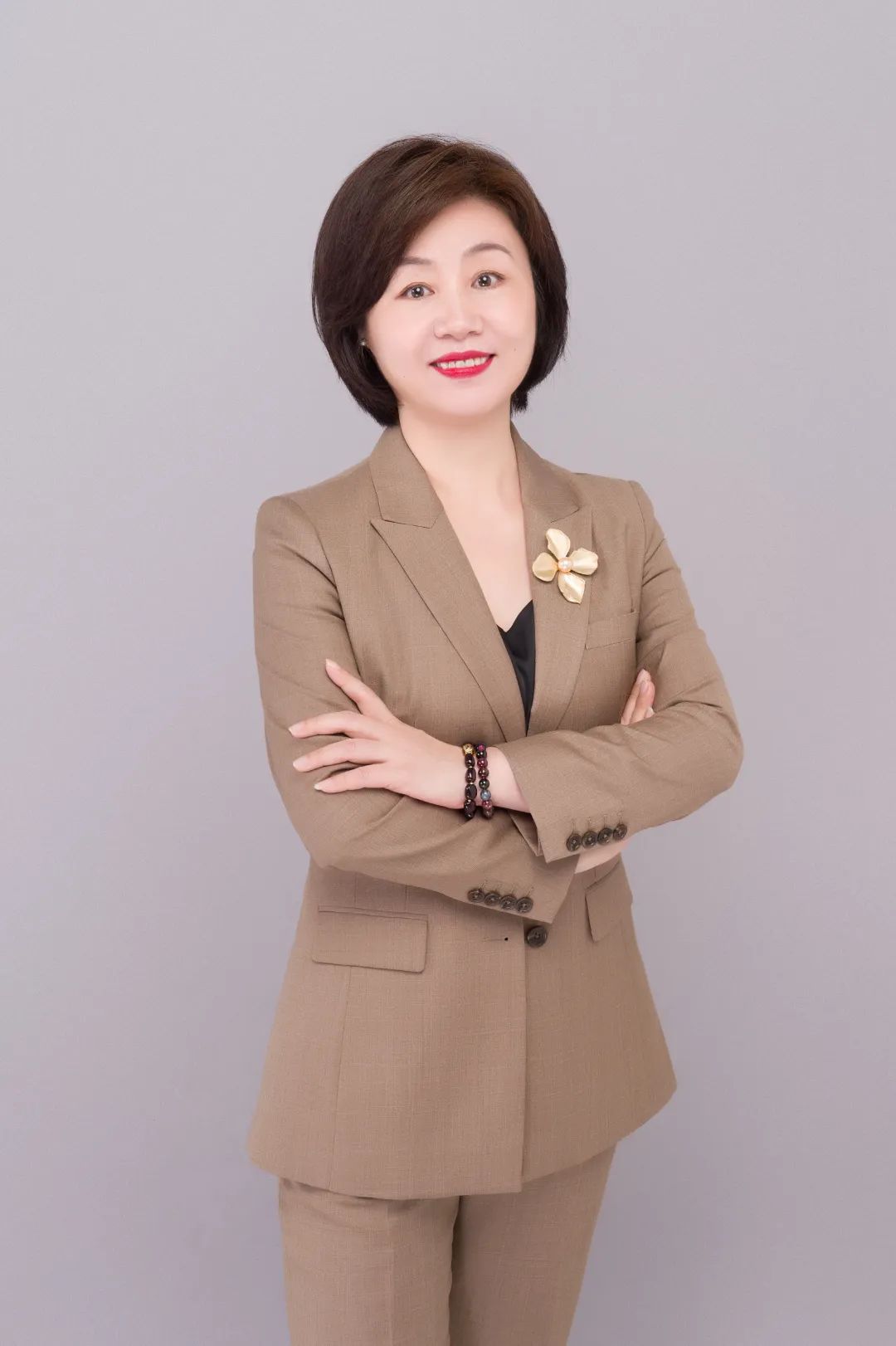 华泰董事长女儿图片