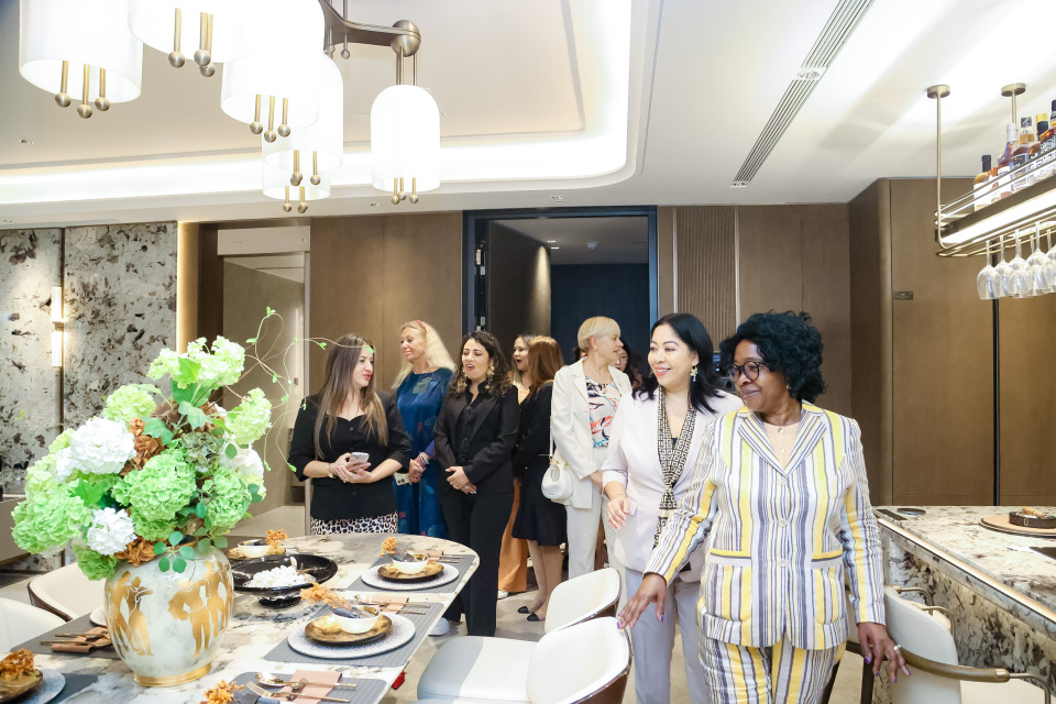 多国驻华使节夫人齐聚北京宸园 品位山水居住美学