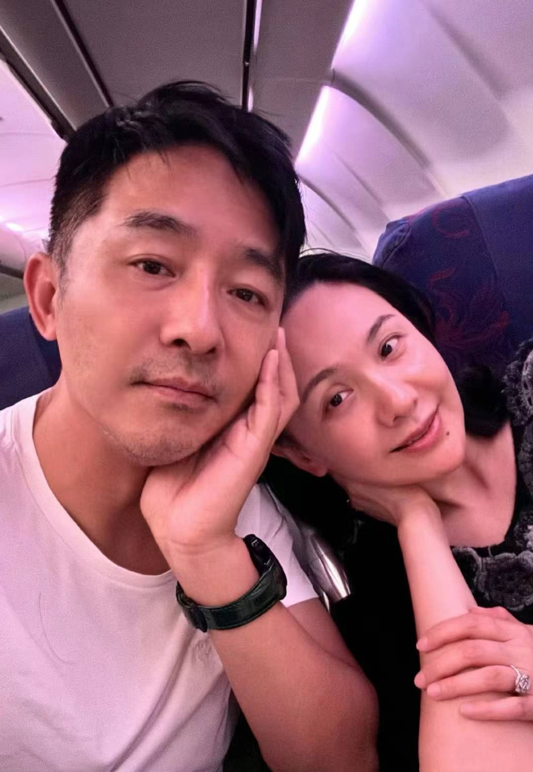 郭晓东程莉莎庆祝结婚17周年,演的庄超英太真实了,老婆都入戏了