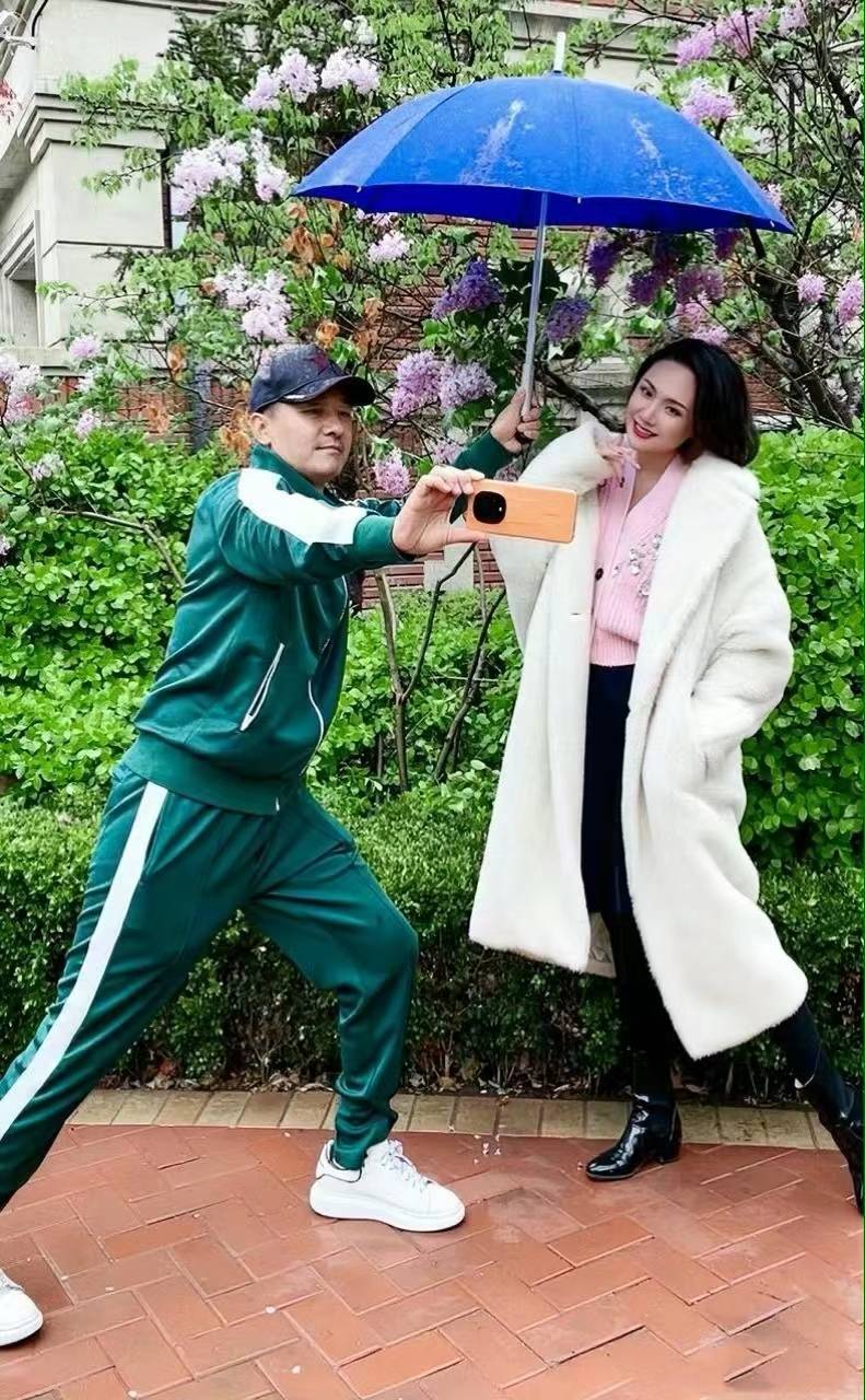 郭晓东程莉莎庆祝结婚17周年,演的庄超英太真实了,老婆都入戏了