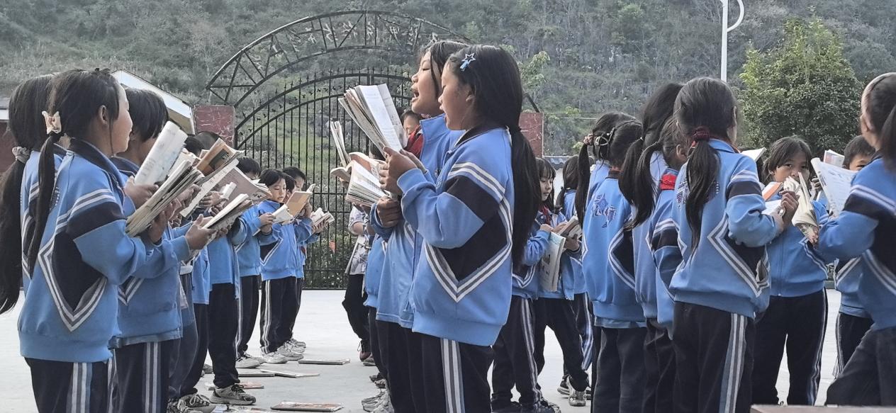 连续十年获颁“红顶公益奖”,海信冰箱用爱心铺设助学之路-家电圈官网