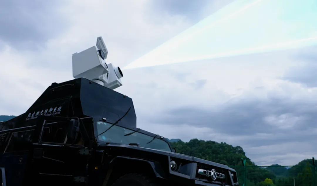 四川彭州:"天空之眼"逐梦"云端"