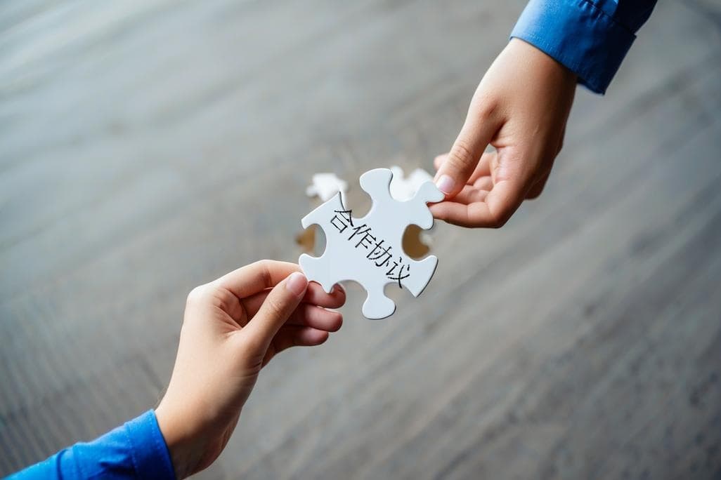 实时更新双方阵容战术分析与比赛动态