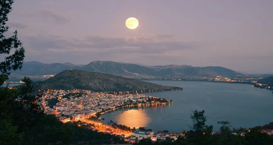 家电业盼春归!海尔美的TCL格力出重拳,海信奥克斯小米抢先机-家电圈官网