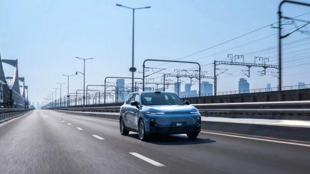 中信證券：AI驅動商業(yè)化加速 2025智駕拐點正在到來