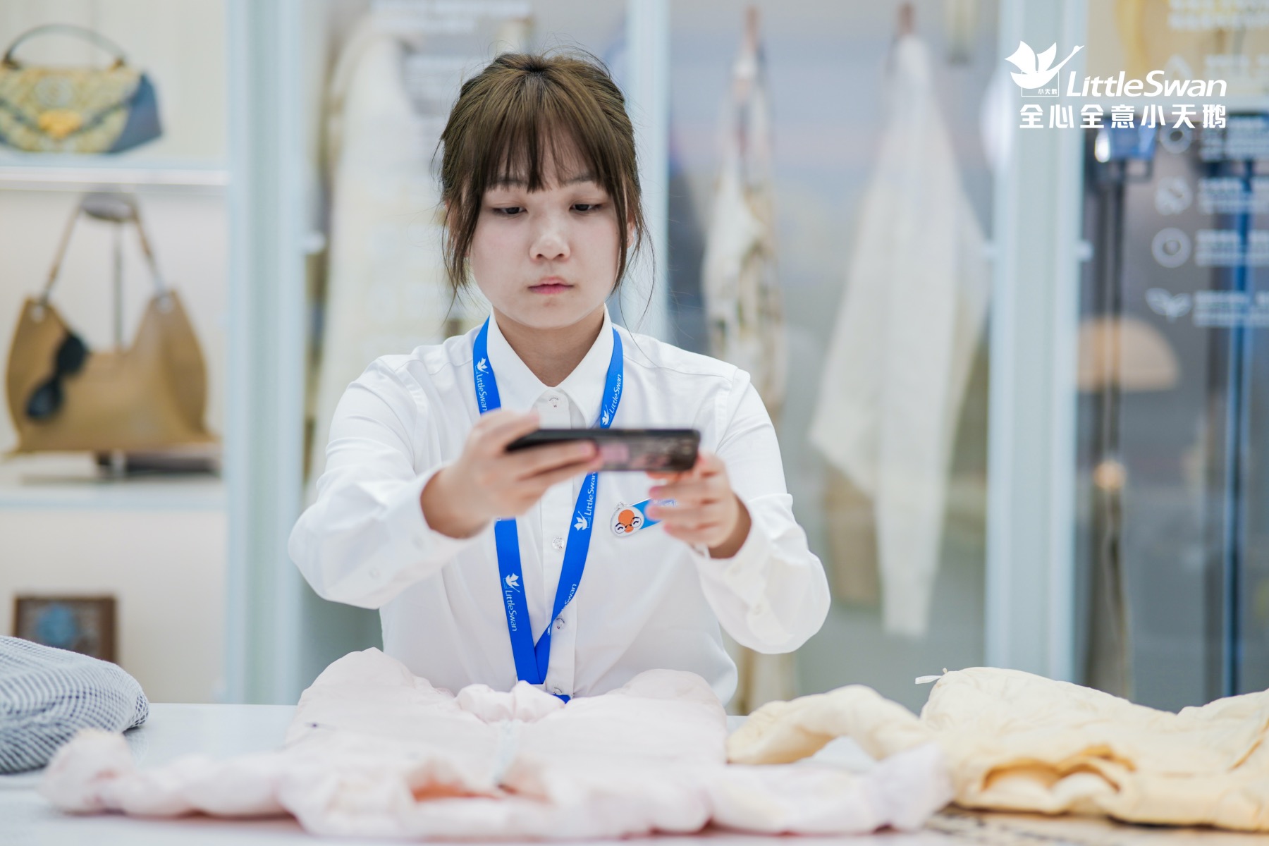 小天鹅引领家庭洗护升级:定产品新标准,建立服务壁垒-家电圈官网