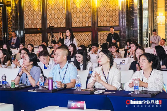 2025 中國企業(yè)品牌大會召開，華森制藥斬獲“年度十大創(chuàng)新卓越品牌”！