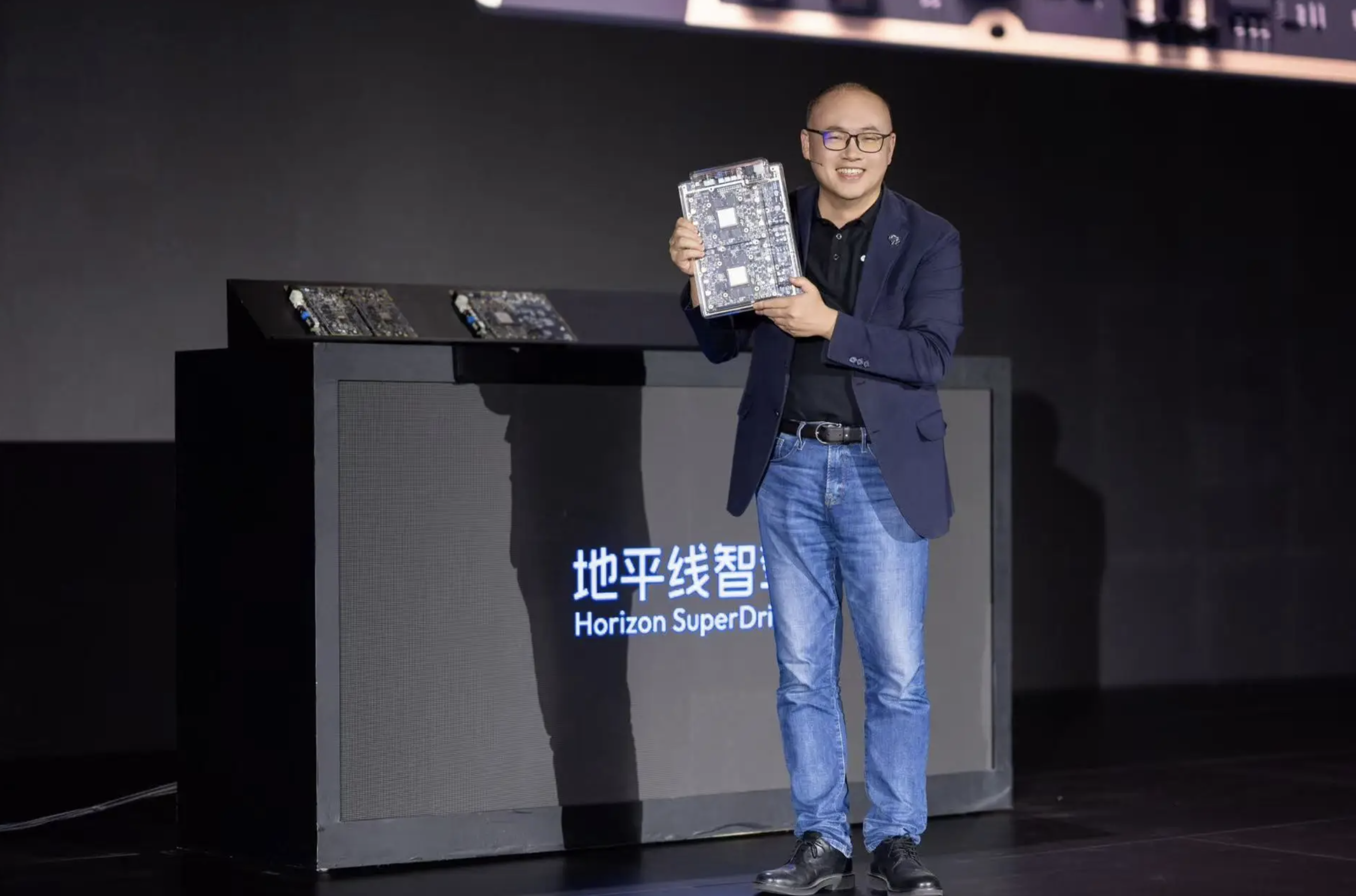 地平线创始人余凯与劳伦斯·伯恩斯最新对话:希望成为“机器人的微软”_财富号_东方财富网