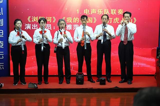 “辉煌时代文艺联欢会”暨第322期万贤汇人文沙龙在京举行(图3) “辉煌时代文艺联欢会”暨第322期万贤汇人文沙龙在京举行(图3)
