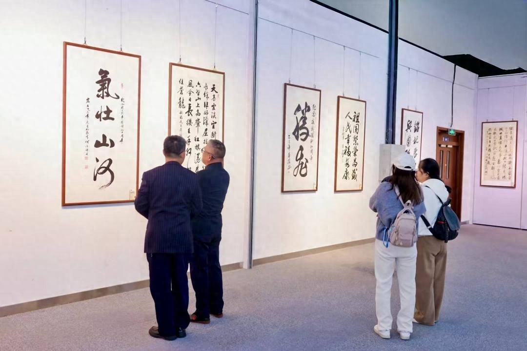"祖国万岁"第三届全国书画艺术名家作品展在京开幕